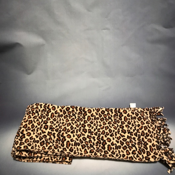 Accessories - Leopard scarve